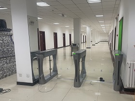 天津?qū)W校門禁通道閘安裝